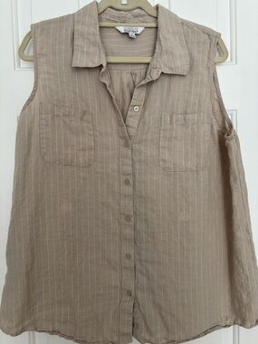 Ellen Tracy Beige Pinstripe Sleeveless Button-Down Shirt